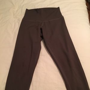 High-waisted DYI olive green leggings